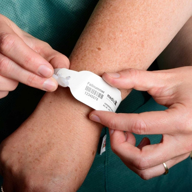 Patient Wristband safetyBAND